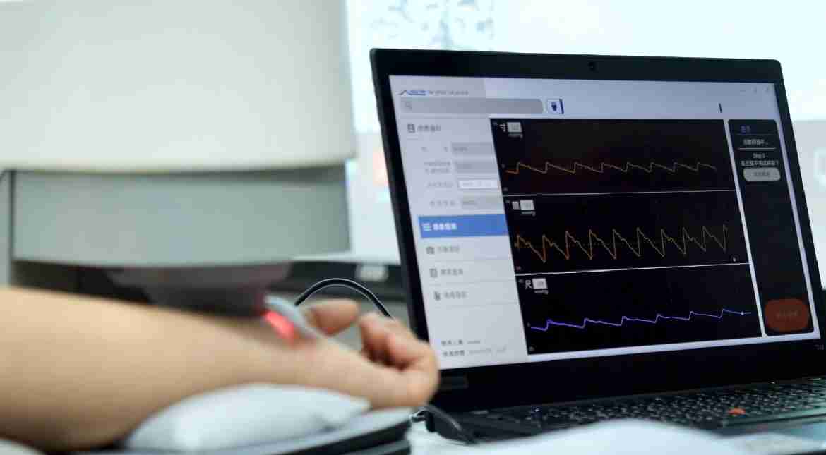 OBPay耘康以高解析与拟真的显示技术，，将其应用于中医检测，，，，提供“中医数位化检测方案”，，使传统中医检测结果数据化与可视化