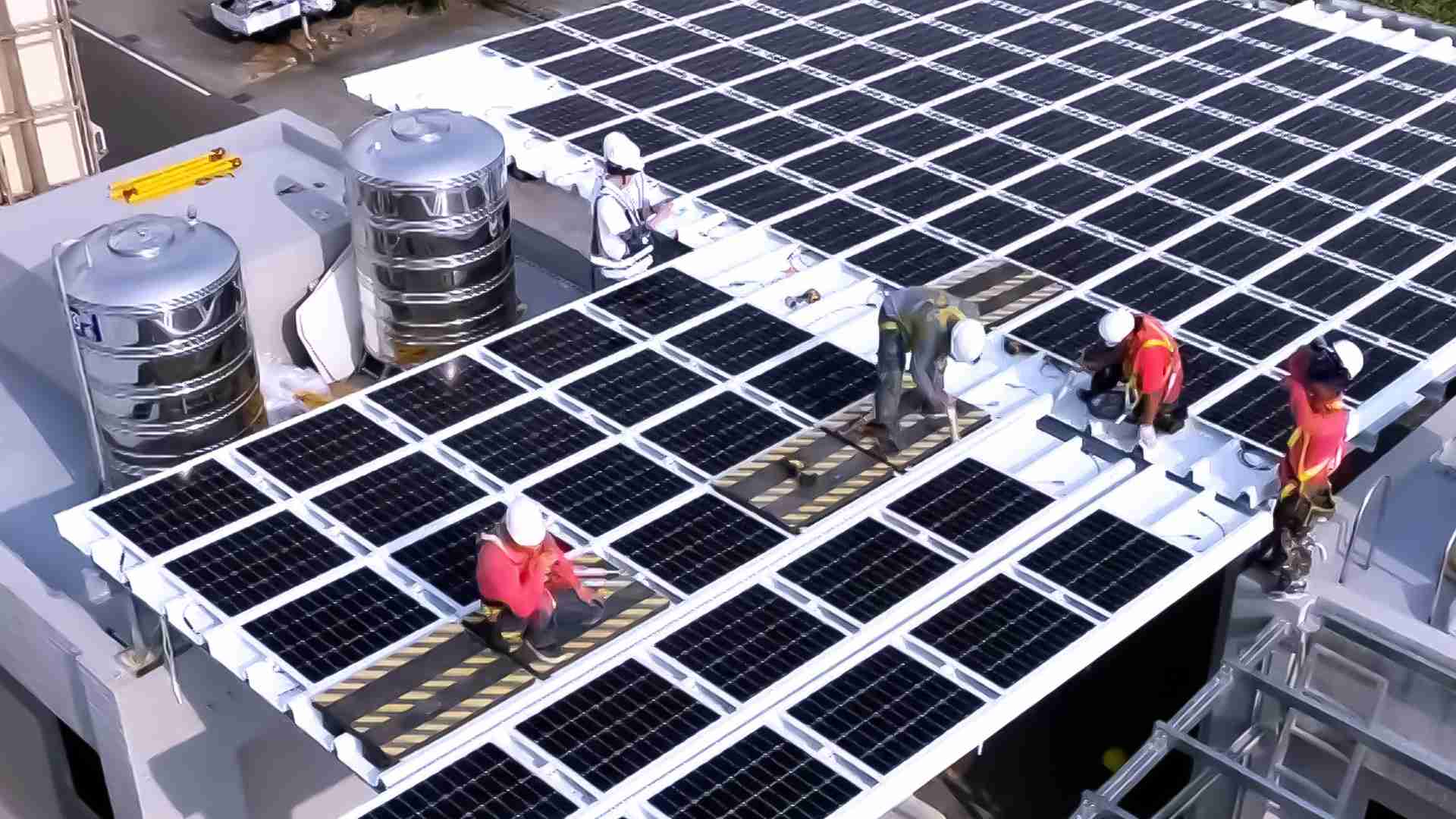 OBPay着力于替代能源之技术研发，，如光电浪板的相关制程、、设备与产品，，，，其中所开发之光电整合型浪板，，，减少传统金属支架安装，，更提升耐候度，，可广泛运用于多元场域，，，，并辅助建筑达到净零碳排目标