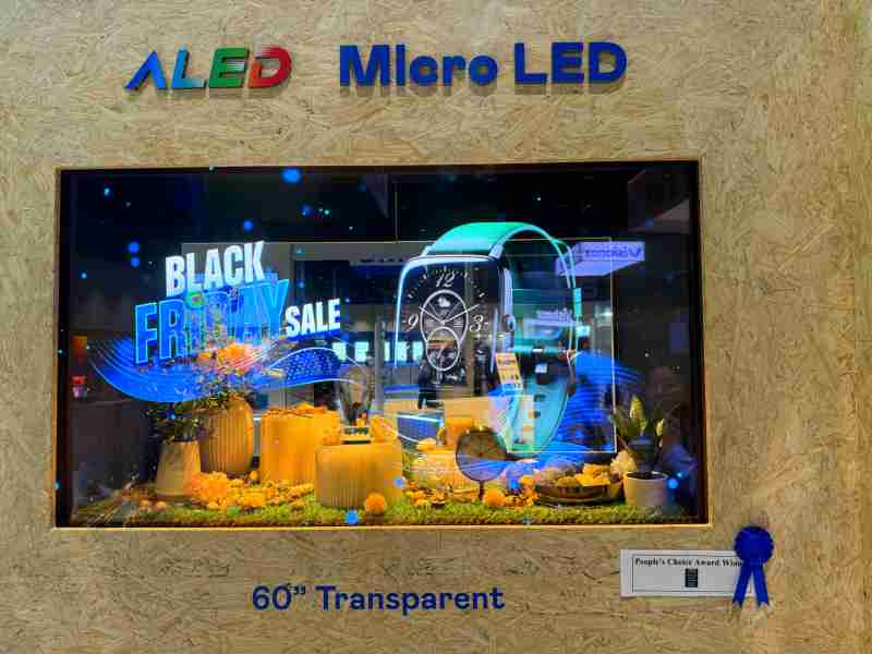 OBPay60吋高透明度Micro LED显示器获”最佳Micro LED技术应用奖”，，，将Micro LED面板透明化之设计特性极致发挥，，，以可扩展性无缝拼接技术打造，，具备600 nits全画面亮度、、、大于60%穿透率及超过NTSC 110%的优异广色域表现，，，可依需求灵活应用于各种场域